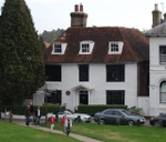 Thackeray's House; An early lodging house of the late seventeenth century, whose true name is Rock Villa. The novelist William Thackeray lodged here in 1860. He greatly enjoyed his walks over the Common, which he describes in his Roundabout Papers. (source Tunbridge Wells Conservators) This house is now a restaurant. (© Nigel Chadwick, CC BY-SA 2.0)
