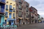 Restaurants at the Barbican in Plymouth (© Cayetano, CC BY-SA 2.0)